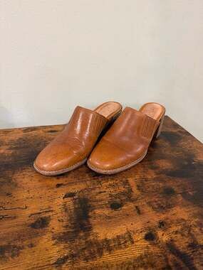 Madewell The Carey Mule in Leather English Saddle